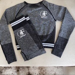 NWT Cali Fitness Activewear Workout Set, Black/Gray, Size Small